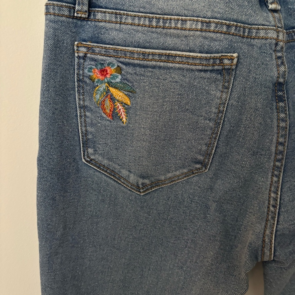 Driftwood Colette Floral Embroidered Jeans Cuffed Cropped Boho Womens Size 27 - Picture 8 of 12
